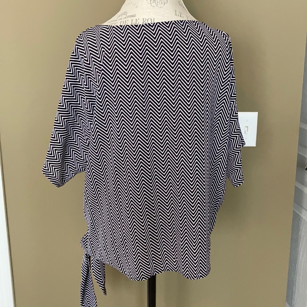 Blouse - Picture 2 of 4